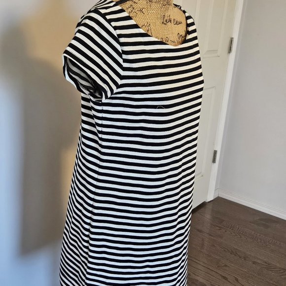 Black and White Striped Short Sleeve Gap Dress Size Medium - Picture 2 of 4